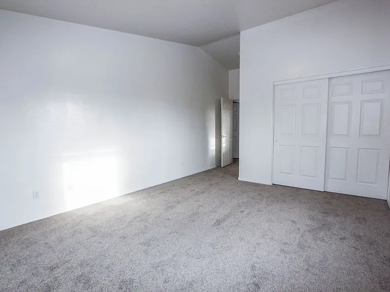 1060 Stratus Way — Photo 9