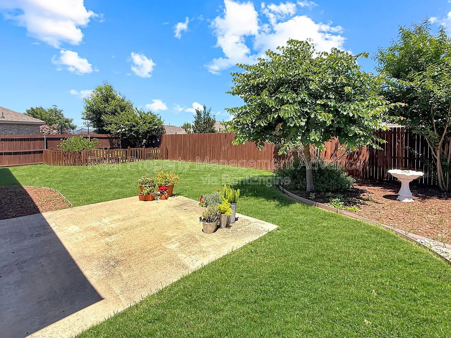 3 bed, 2.0 bath, 1587 sqft, $1,795 — Photo 2