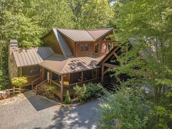 112 N Hiawatha Trl, Blue Ridge, GA 30513