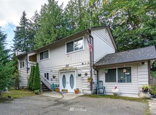 717 N 184th St, Seattle, WA 98133