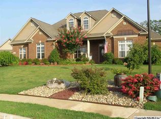 113 Cherry Ridge Dr, New Market, AL 35761