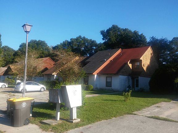 3rd image of 7638 Melissa Ct N