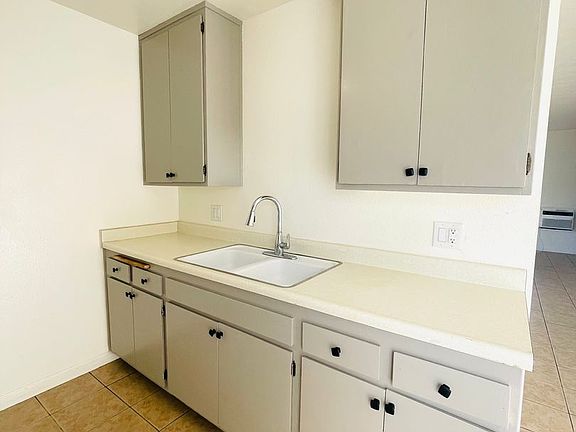 3rd image of 147 Sespe Ave #A-d