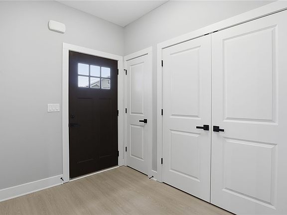 3rd image of 1195 Marina Pkwy