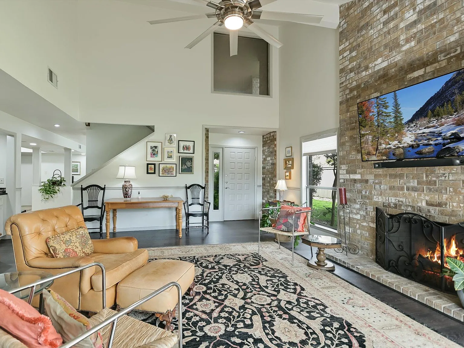 3 bed, 2.5 bath, 2083 sqft, $3,700 — Photo 4