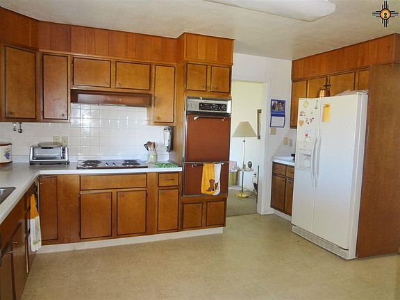 2nd image of 704 Lee Dr