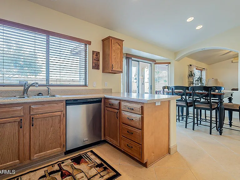 1105 N Cota Ln — Photo 21