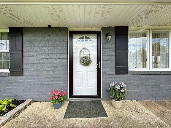 2nd image of 128 Napoleon Ln