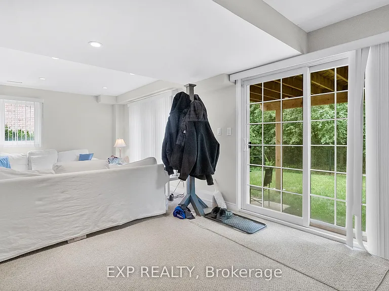 450 Worthington Ave #24 — Photo 32