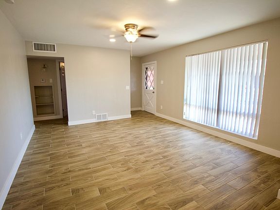 3rd image of 3746 W Catalina Dr