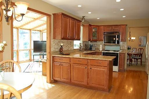 4th image of 1340 Marble Hill Dr