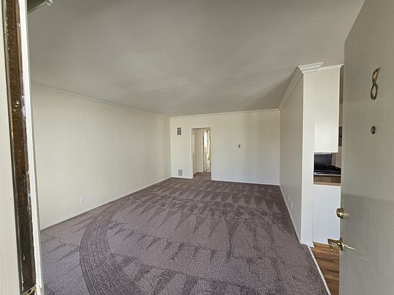 3rd image of 1047 Euclid St #8