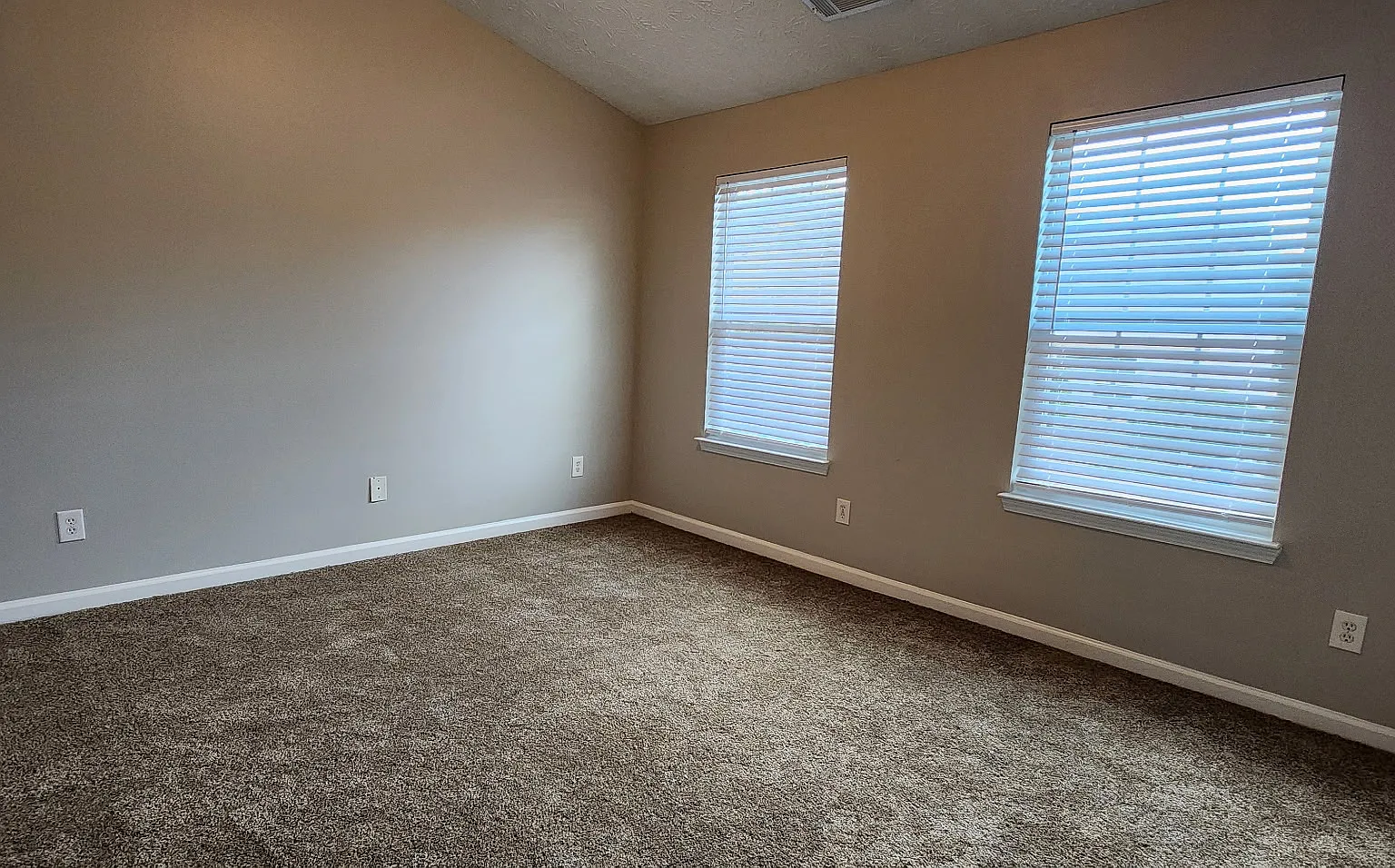 3 bed, 2.5 bath, $1,700 — Photo 3