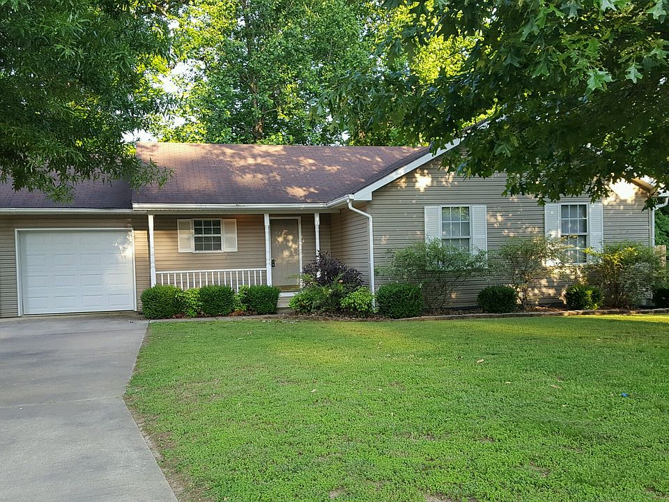 1st image of 2924 Green Leaf Dr
