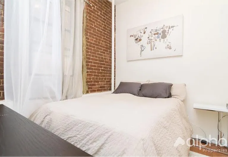 211 E 14th St #8 — Photo 8