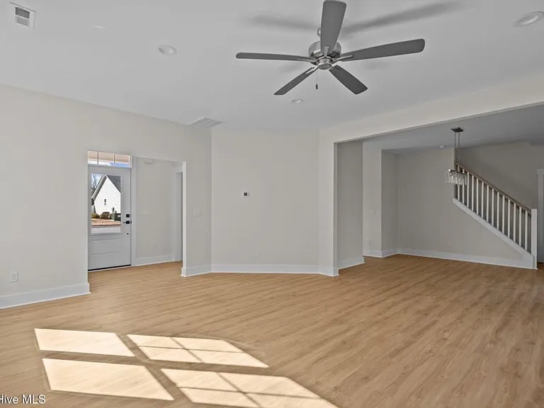 4782 Yellowood Dr — Photo 2