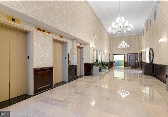 5th image of 1324 Locust St APT 819