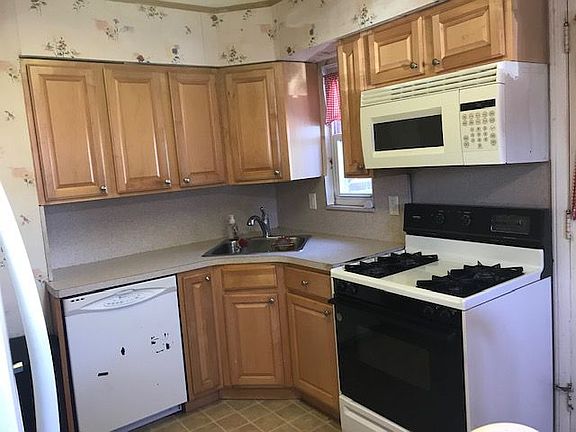 5th image of 25019 Shiloh Ave