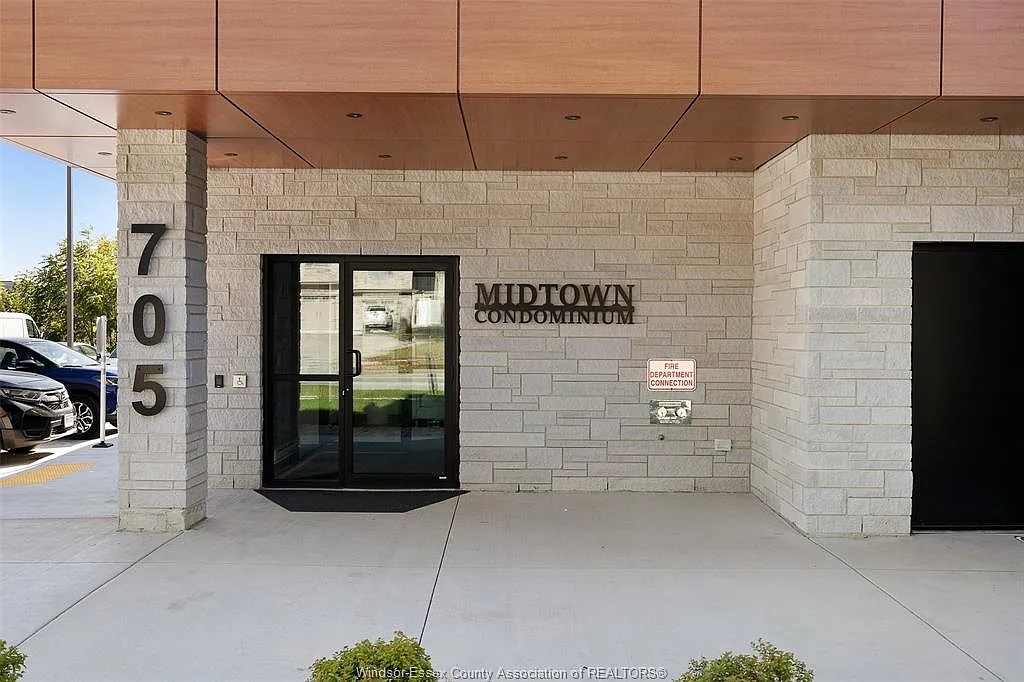 2 bed, 2.0 bath, $2,400 — Photo 2