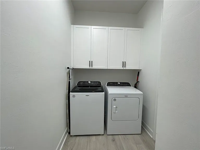 6984 Saona Ct — Photo 23