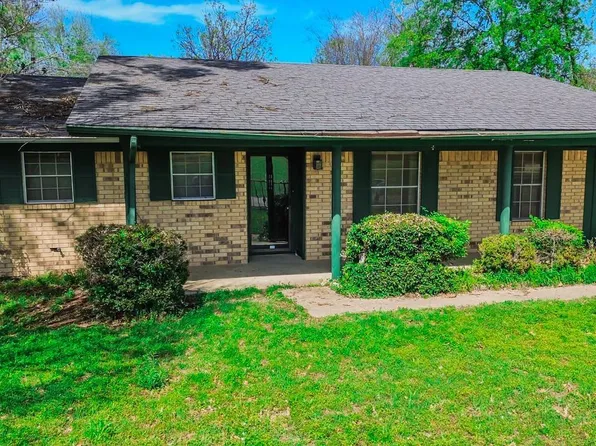 306 W Magnolia Dr, Mount Pleasant, TX 75455