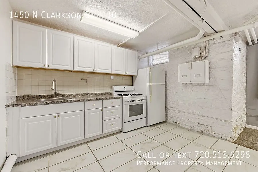 Gorgeous Garden-Level Capitol Hill Apartment! - One Month Free — Photo 3