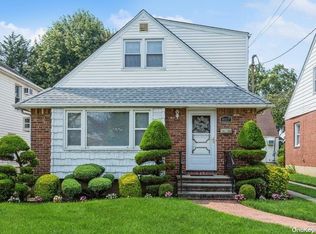 807 Premier Blvd, New Hyde Park, NY 11040