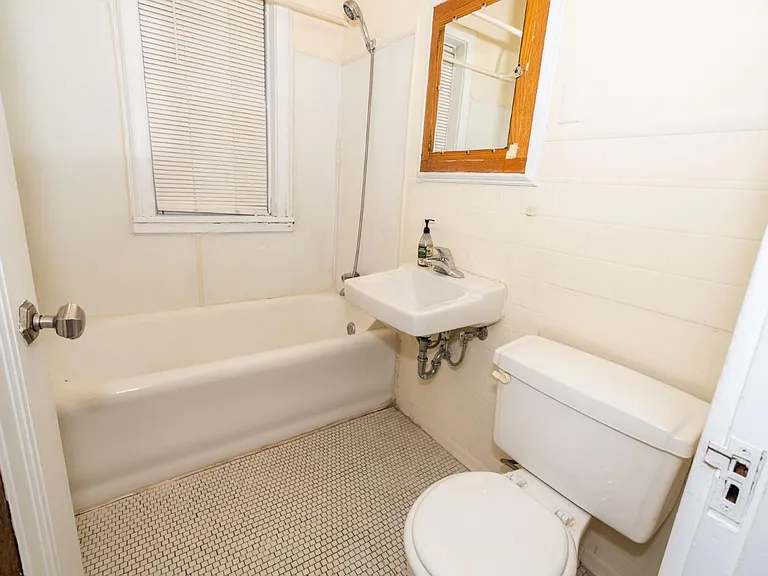 Santa Rosa Apartments — Photo 37