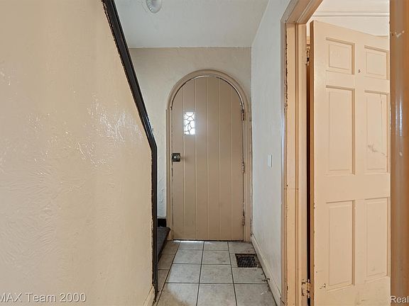 5th image of 7444 Kendal St