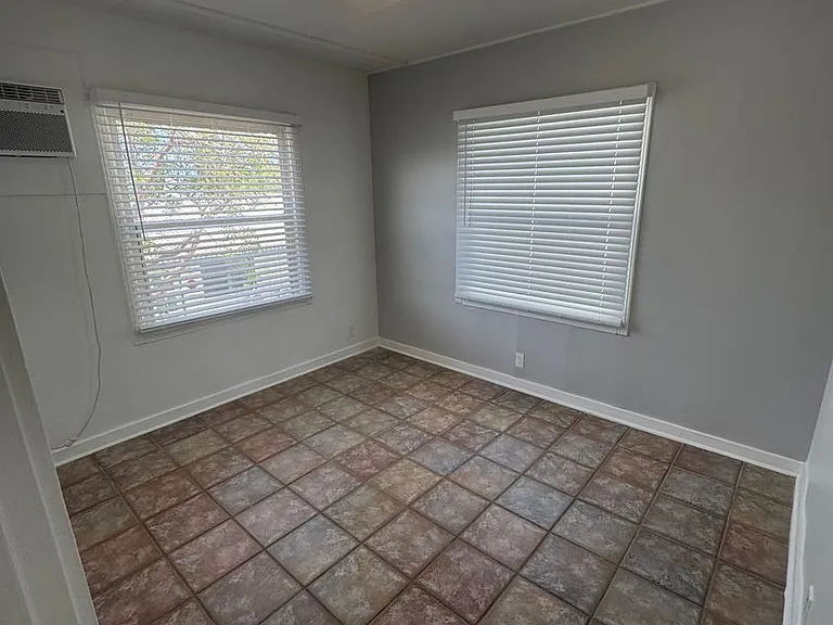 4246&4300 Seagrape Dr #4249-4301 — Photo 10