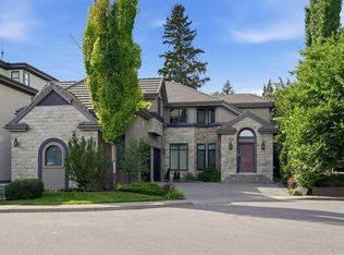 19 E Windsor Cres SW, Calgary, AB T2V 1V5