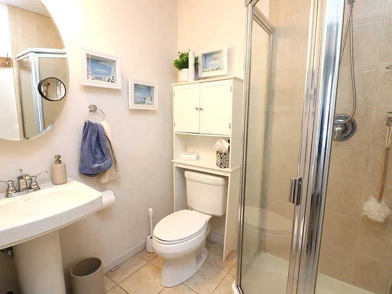 20 N Clermont Ave #B — Photo 19