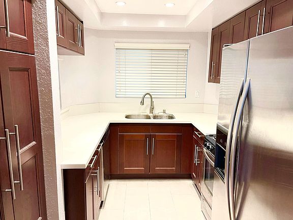2nd image of 331 W Wilson Ave Unit 101