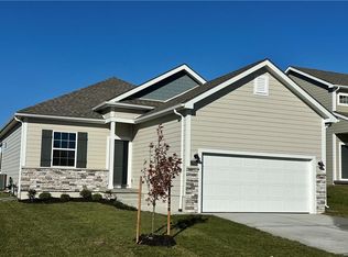 27012 E Dogwood Ln, Lees Summit, MO 64086