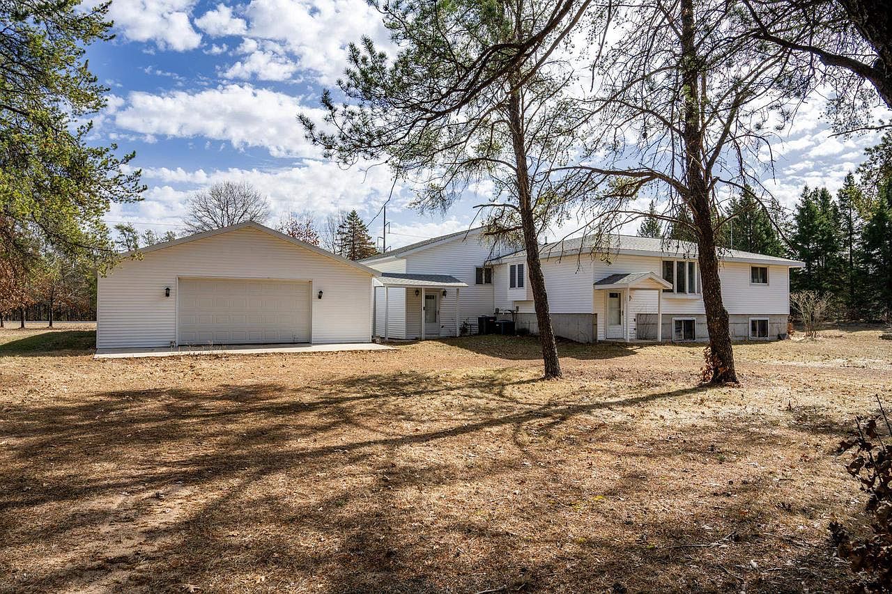 N10368 Queens Way, Necedah, WI 54646 | MLS #2018391 | Zillow