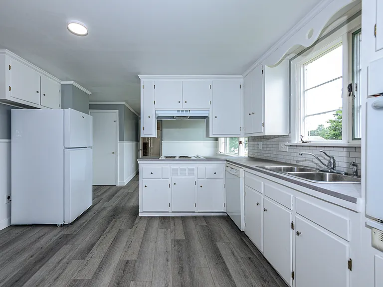 1 Rosedale Ave #1 — Photo 16