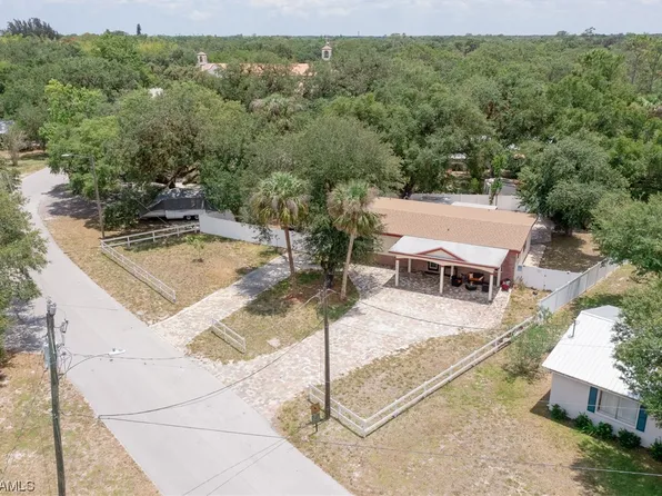 315 Riverview Dr, Labelle, FL 33935