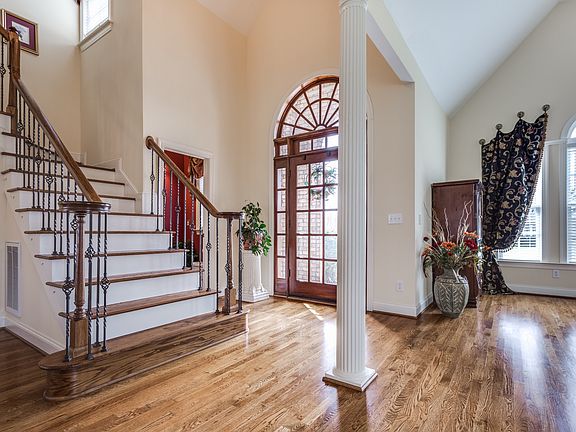 5th image of 7798 Crabtree Valley Ct