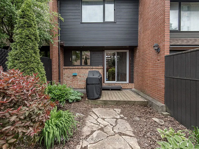 261 Bruyere St — Photo 41