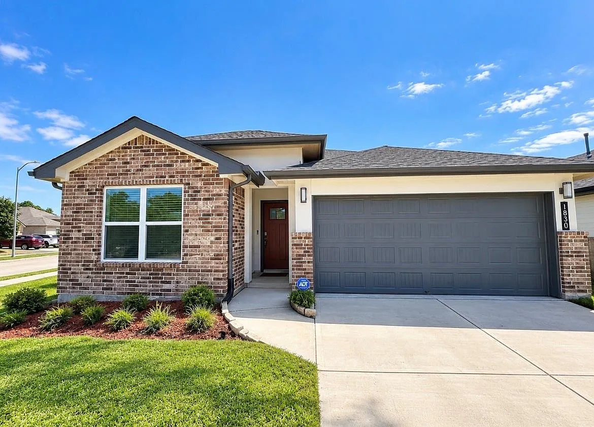 4 bed, 2.0 bath, 1775 sqft, $2,150 — Photo 1