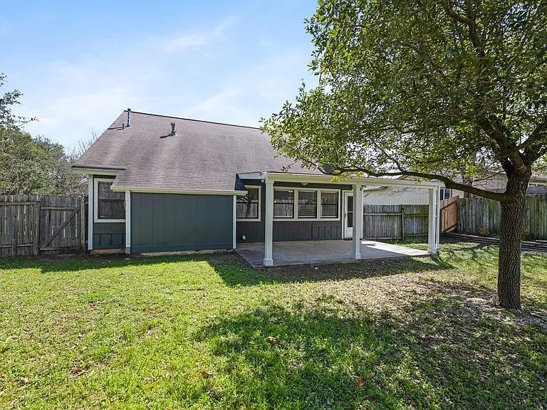 13204 Rampart St — Photo 23