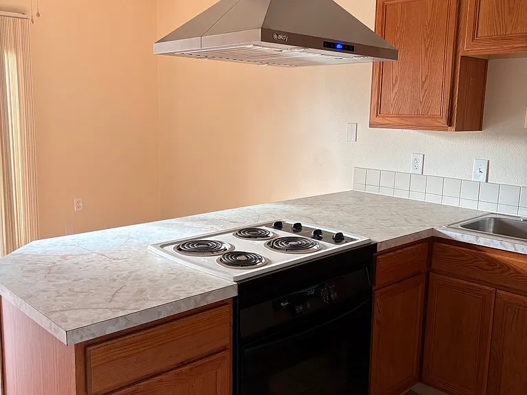 6854 NE Multnomah St #6854 — Photo 7