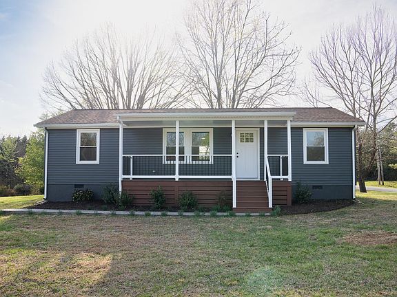 3rd image of 405 Spring Mill Rd