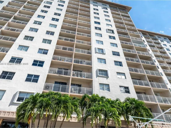 400 Kings Point Dr, Sunny Isles Beach, FL