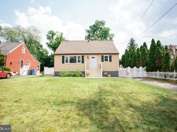 9 Hoffman Ave, Cherry Hill, NJ 08003