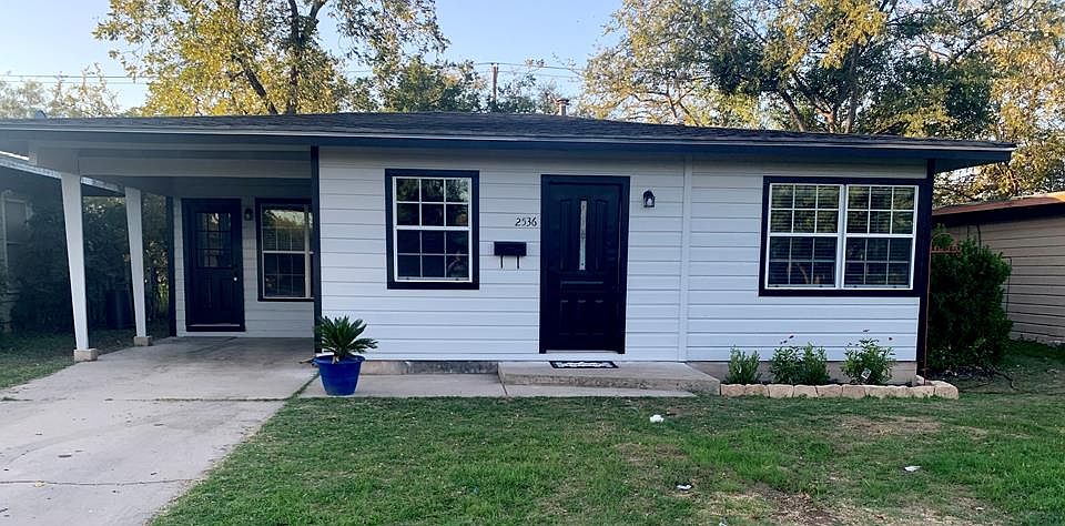 1st image of 2536 W Harris Ave