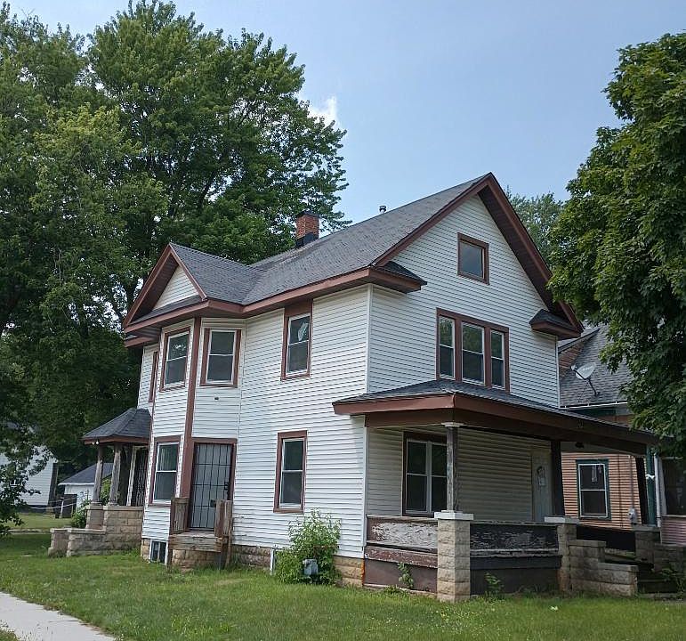 1st image of 204 Royal Ave