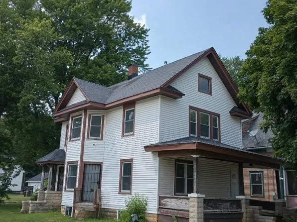 204 Royal Ave, Rockford, IL 61101