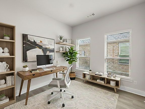 4th image of 490 Red Maple Rd