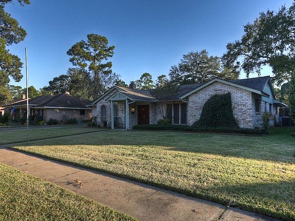 This well maintained home sits on a lot of over 9,000 square feet.